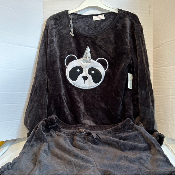 Bobbie Brook 2-pc black velvet long sleeve sleepwear with short - Picture 8 of 11